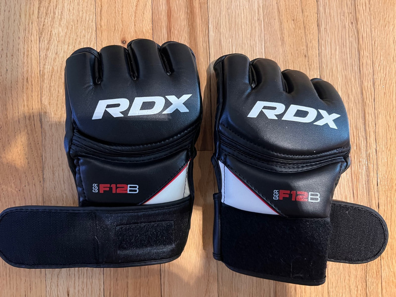 Adult Taekwondo Protective Gear Set – Helmet, Gloves, Knee Pads - Small