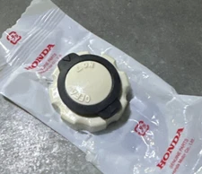 *Cap Gas Plastic CT70K0 HK0 (someK1)  17620-098-010 (04B)