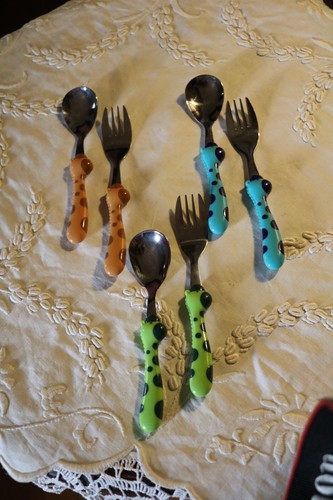 CHILD TODDLER FORKS SPOONS SILVERWARE 3 GIRAFFE SETS TAN BLUE GREEN UTENSILS