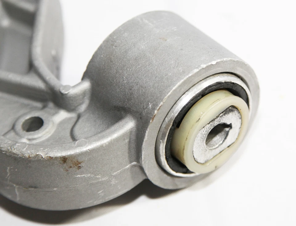 Brazos de control inferiores delanteros diestros del lado del pasajero PLATEADOS para 98-05 Buick Park Avenue Foto 4 de 4