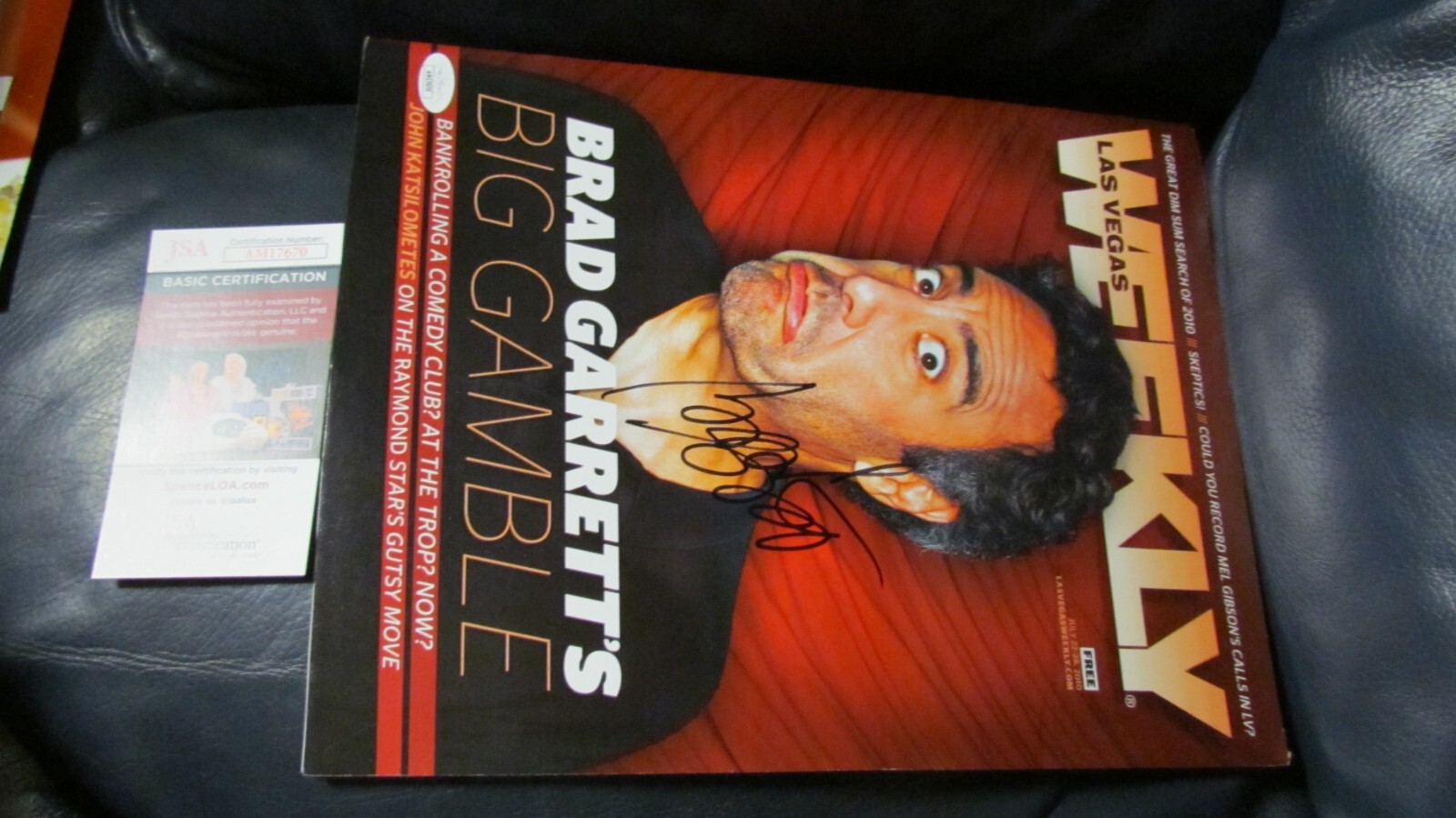 Brad Garrett signed Las Vegas Weekly Magazine JSA Certified (8) 