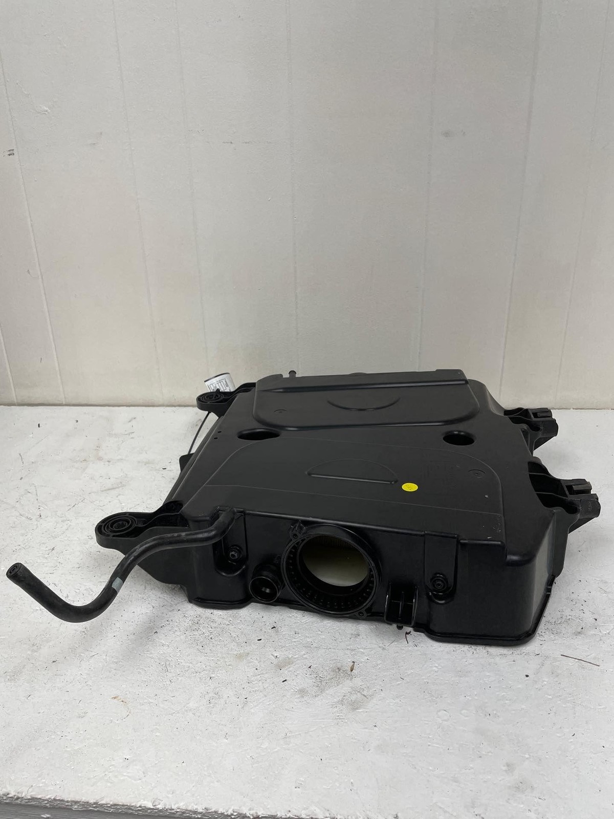 2016-2020 BENTLEY BENTAYGA AIR CLEANER INTAKE FILTER HOUSING ASSEMBLY BOX
