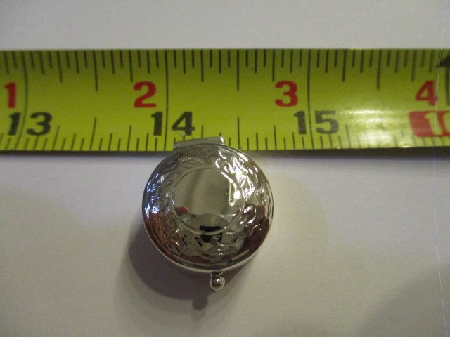 Sterling silver pill box round shape Small gorgeous design arround top 925