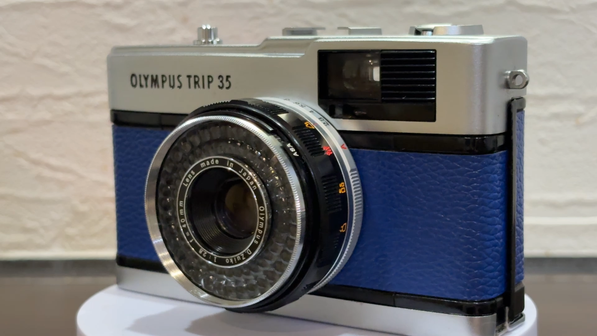 ▶️ MINT OLYMPUS TRIP 35 Blue Point & Shoot 35mm Film Camera