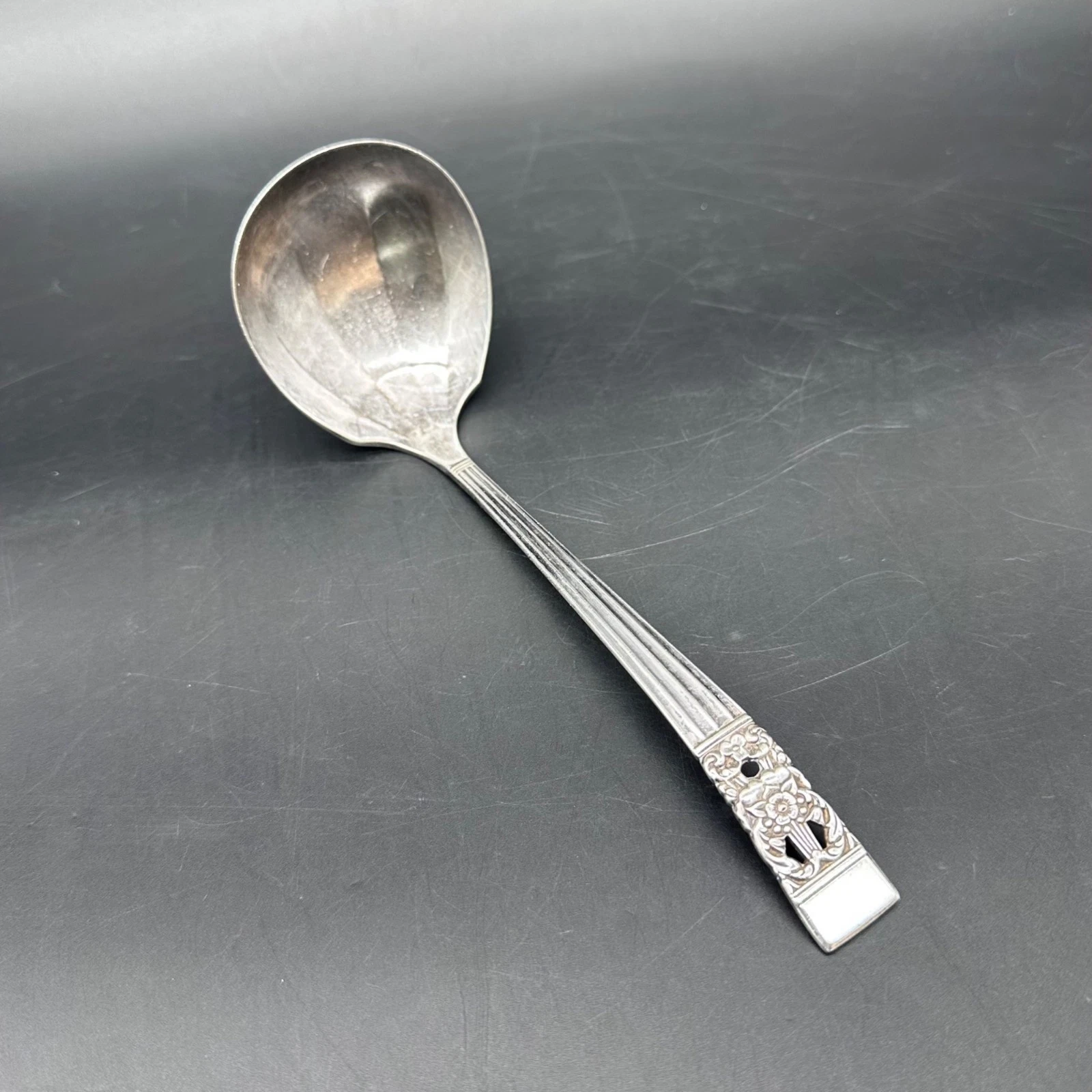 Vintage Gravy Ladle Oneida Community Coronation Silverplate 1936 Floral Handle