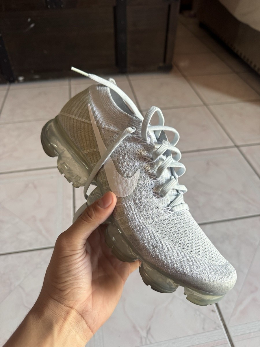 Nike Air VaporMax Flyknit Pure Platinum Men’s Low Top Lace-Up Sneaker 849558-004 — product photo 4 of 7