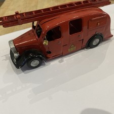 VINTAGE TRI-ANG MINIC TINPLATE CLOCKWORK FIRE ENGINE TOY CAR