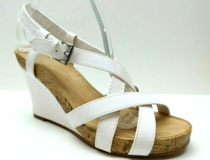 aerosoles white pumps