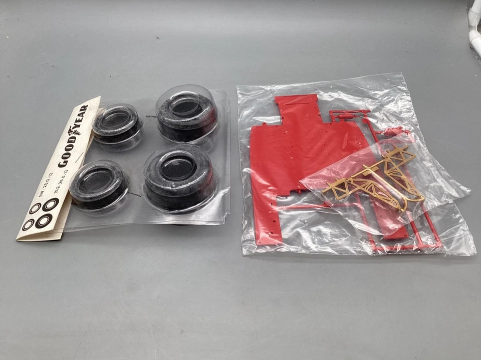 Model Cars Kit 1:12 Protar Ferrari 312 T2 with Original Box - Image 4 of 4