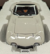 AUTOart 1/18 MILLENNIUM TOYOTA 2000GT Cabriolet White UPGRADED 78736