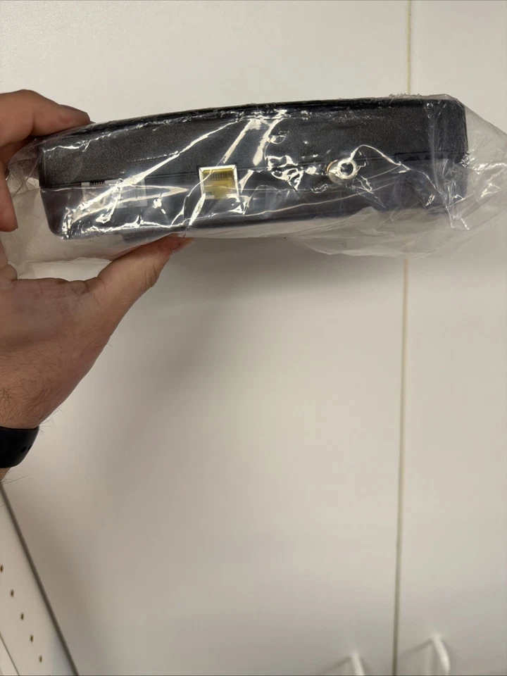 Módem por cable de telefonía Arris TM1602A Docsis 3.0 para Charter Optimum Cablevision Foto 3 de 4