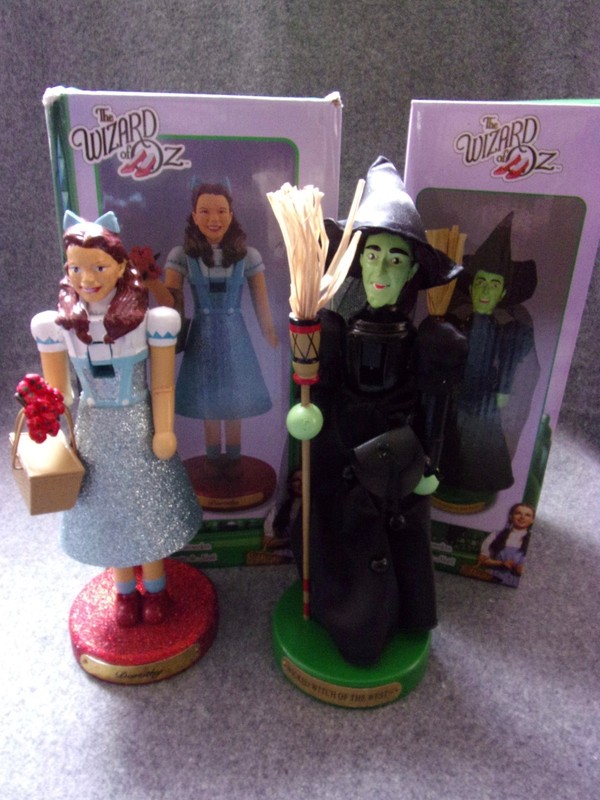2 Kurt Adler The Wizard of Oz Nutcrackers  Dorthy  +  Wicked Witch