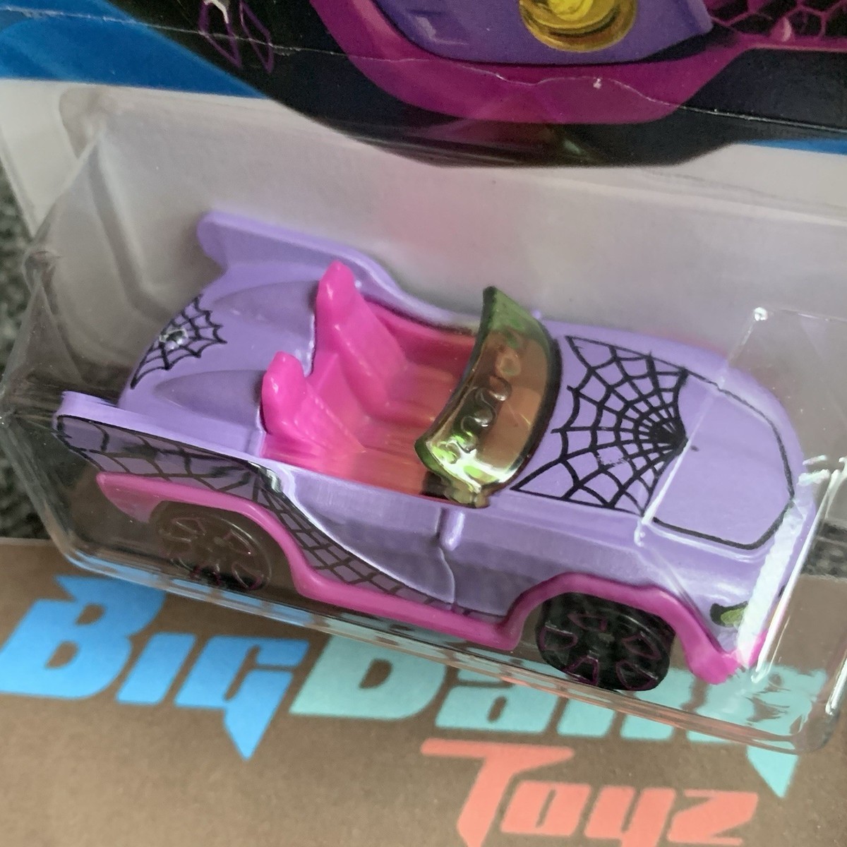 Hot Wheels Monster High Ghoul Mobile #48 Mainline 2026 Case B (In