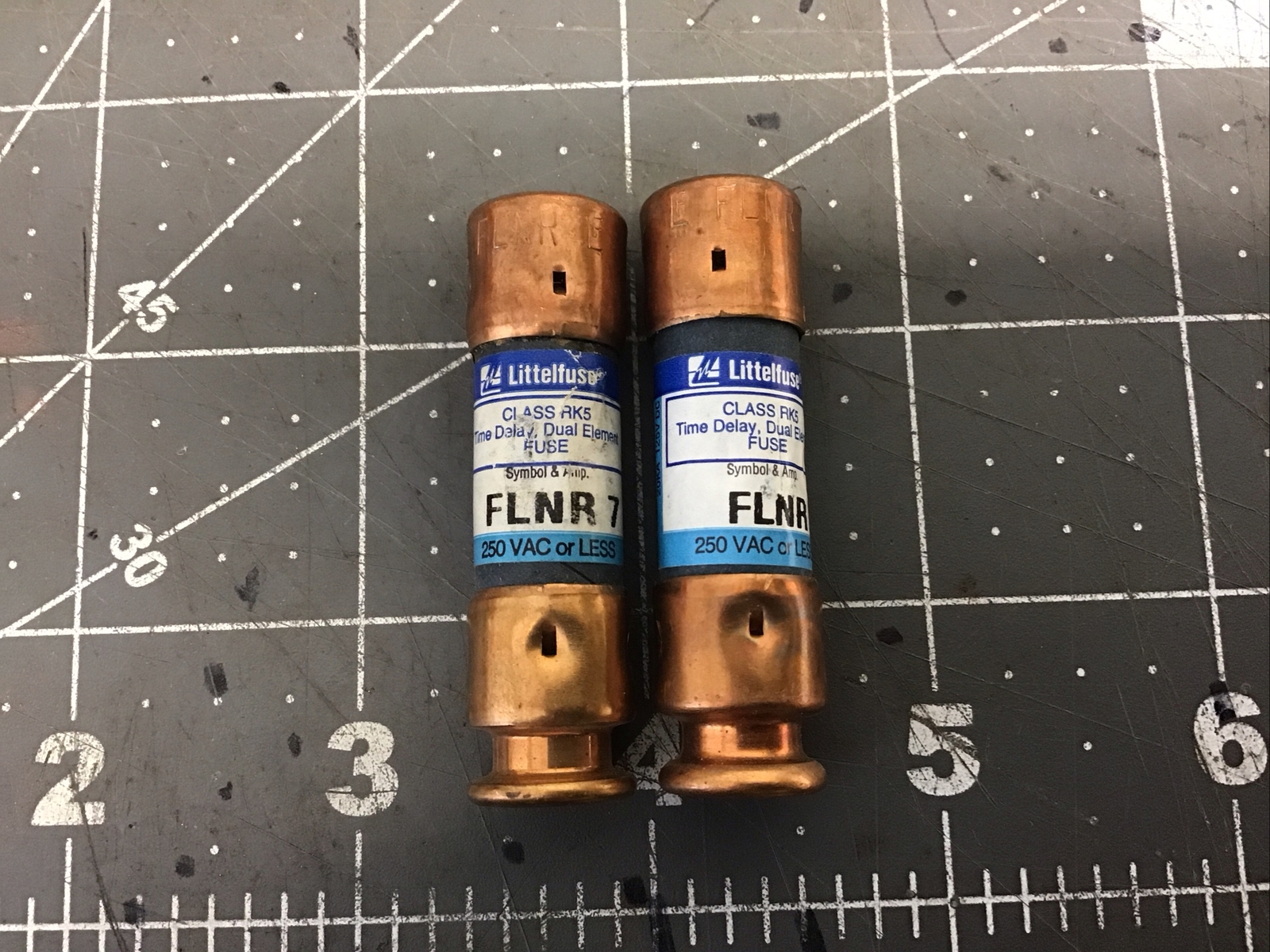 Dual Fuse NEW LITTLEFUSE FLNR 7 (LOT OF 2) Time Delay DUAL ELEMENT 250V FUSES ...