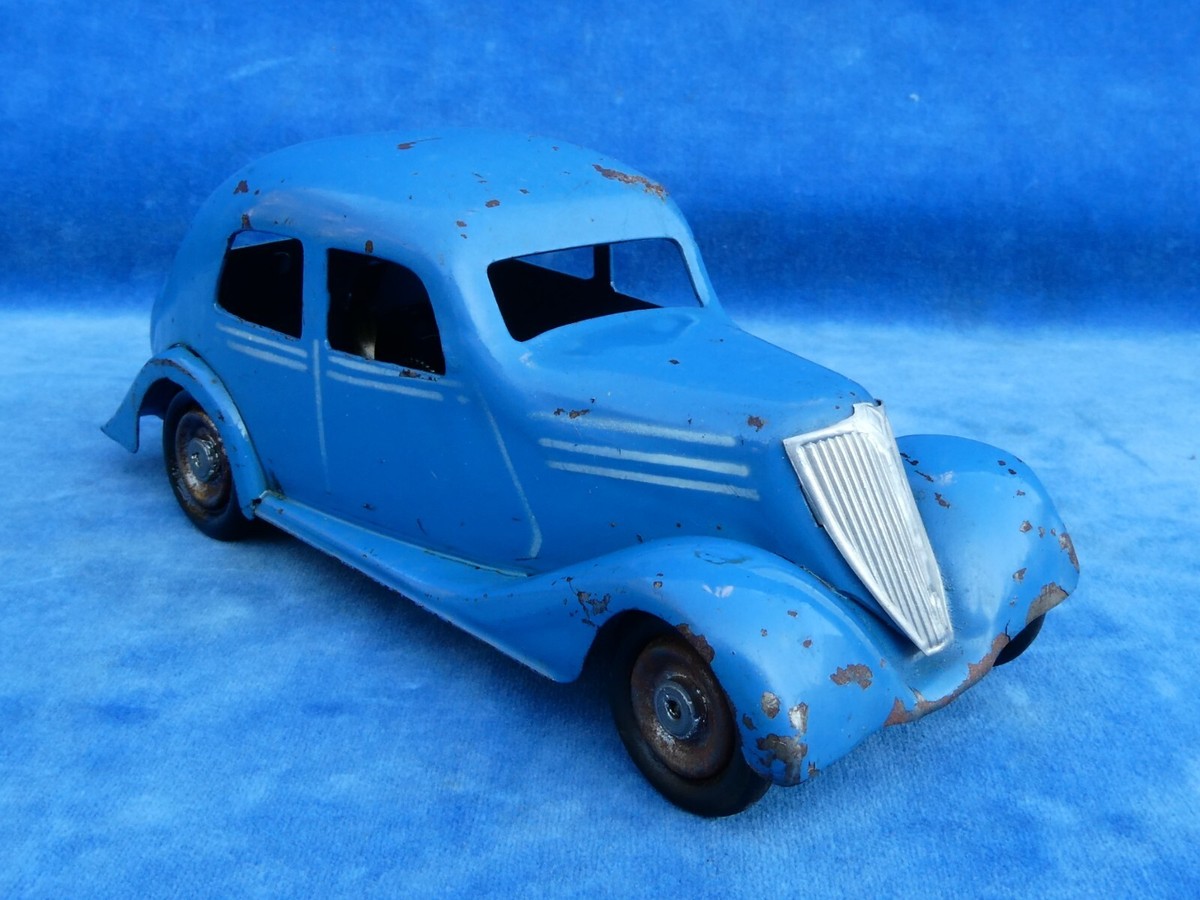 CIJ Renault 4CV mécanique grise à filet argent avec clé - Test OK - 18 cm - TBE - Jeux & Jouets CIJ Renault 4CV mécanique grise à filet argent avec clé - Test OK - 18 cm - TBE - Jeux & Jouets