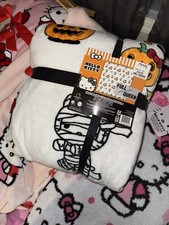 Hello Kitty HALLOWEEN Ghost Witch Mummy 90x90 Full/ Queen Blanket