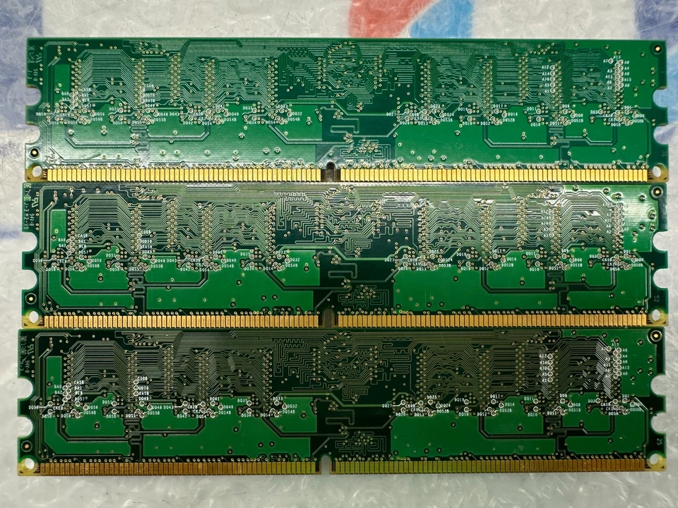 (1pcs) Samsung 512mb 240 Pin Memory PC2-5300 M378T6553EZS-CE6 - Image 2 of 2