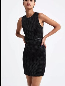 zara black bodycon dress
