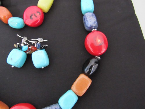 Chunky Beaded Necklace with Earrings and Bracelet, Onyx, Serpentine, Red Coral, - Picture 11 of 11