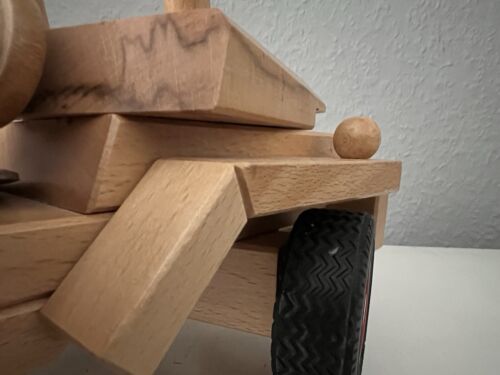 FAGUS JEEP aus Holz - Bild 10 von 11