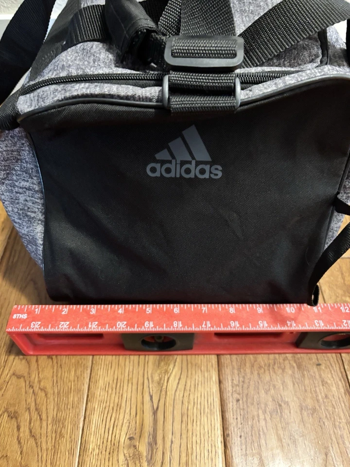 Adidas Diablo Bolsa de Lona Pequeña, Bolsas de Gimnasio de Lona Deportiva para Hombre o Mujer, Jersey Onix Foto 2 de 3
