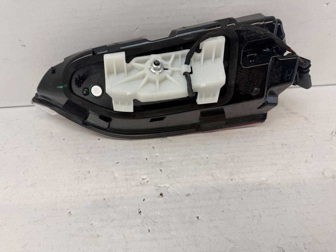 23-24 OEM Maserati Grecale Left Driver Tail Light Trunk Lid Mounted Q