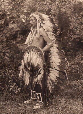 GOES AHEAD CUSTER SCOUT - CROW Vintage 1925 Gravure Native American ...