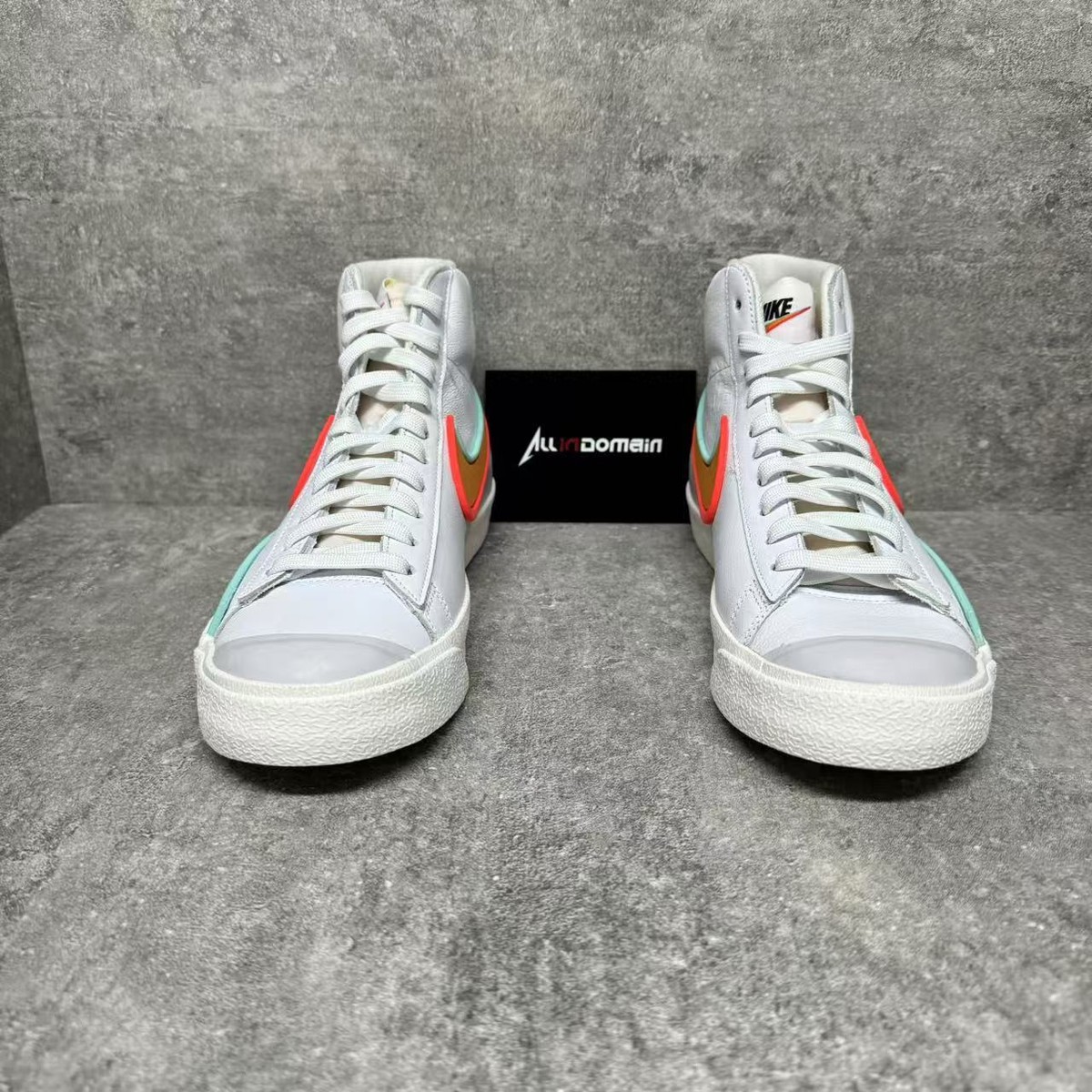 Level SS/New - Nike Blazer Mid 77 Infinite White Kumquat