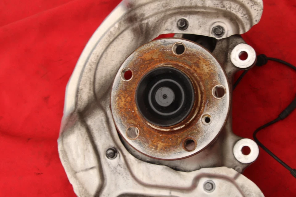 Cojinete de cubo de husillo portador de rueda delantera izquierda OEM BMW F22 M235i 228i 230i M240i Foto 3 de 4