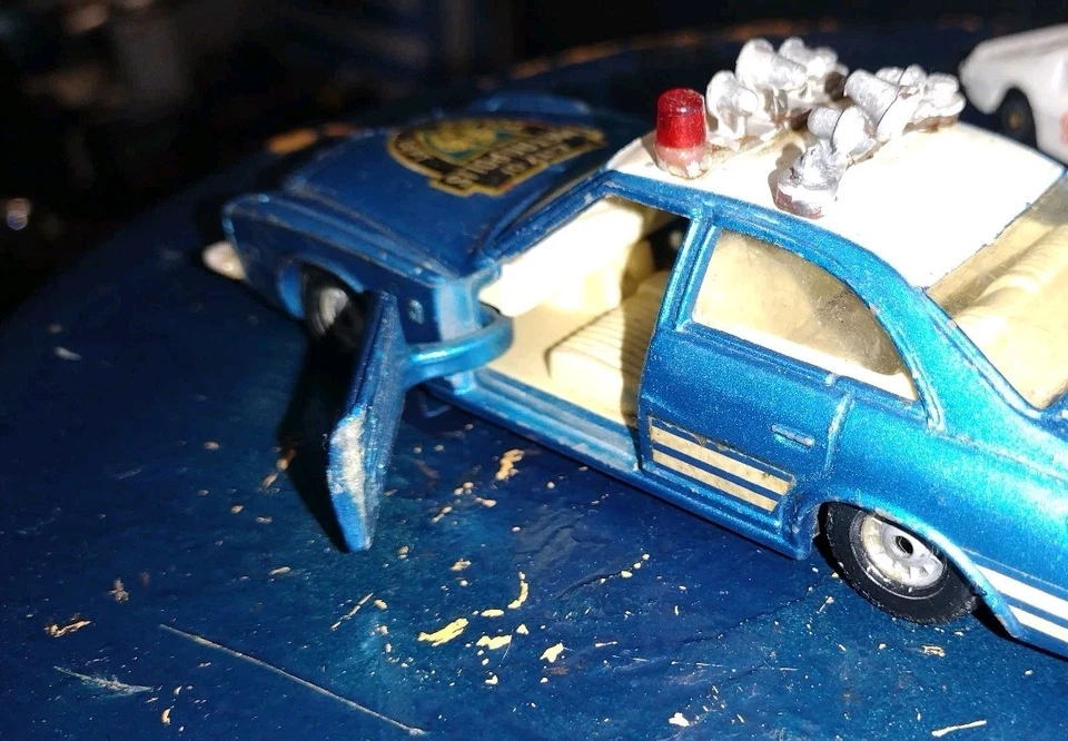 CORGI BUICK REGAL POLICE CITY OF METROPOLIS SUPERMAN CAR  - Image 2 of 4