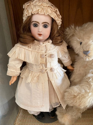 Antique Tete Jumeau Size 4 Doll 13