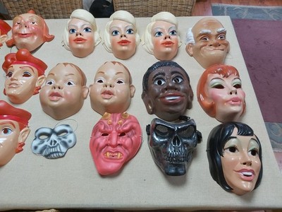 Biete 23 Stück Faschingsmasken Aus Kunststoff