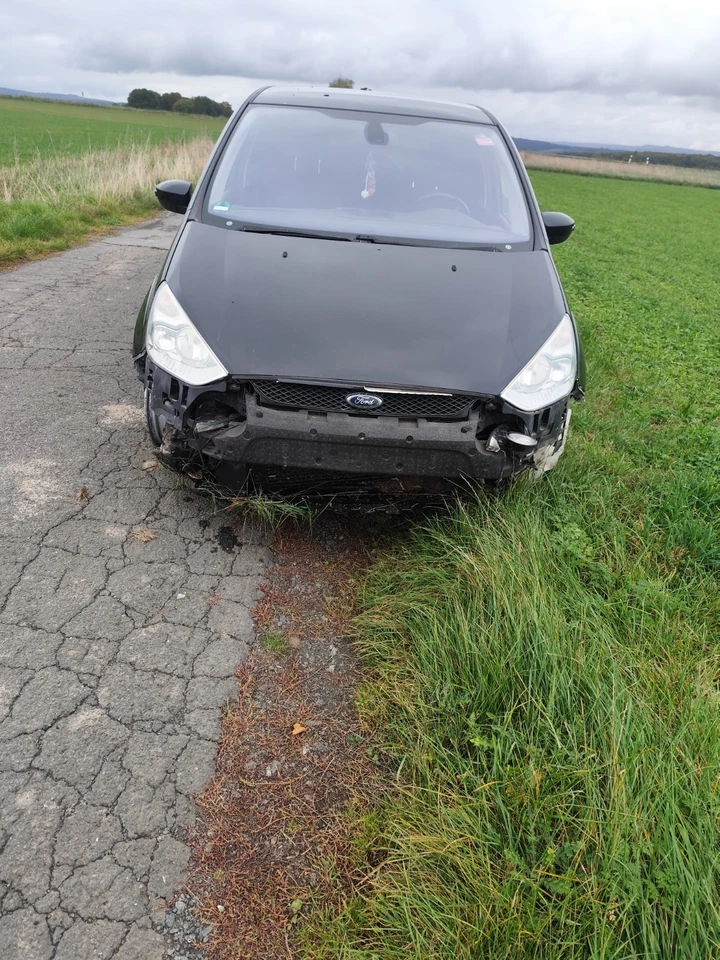 Ford Smax Unfall Bastler - Bild 3 von 4