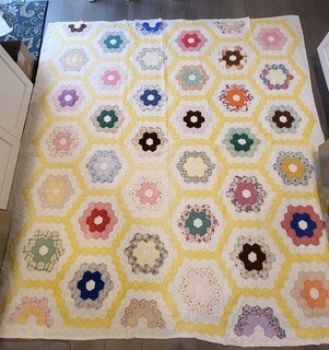 Antique 1930's Grandmother's Flower Garden Hand Sewn Quilt. 85" X 75.5". Estate