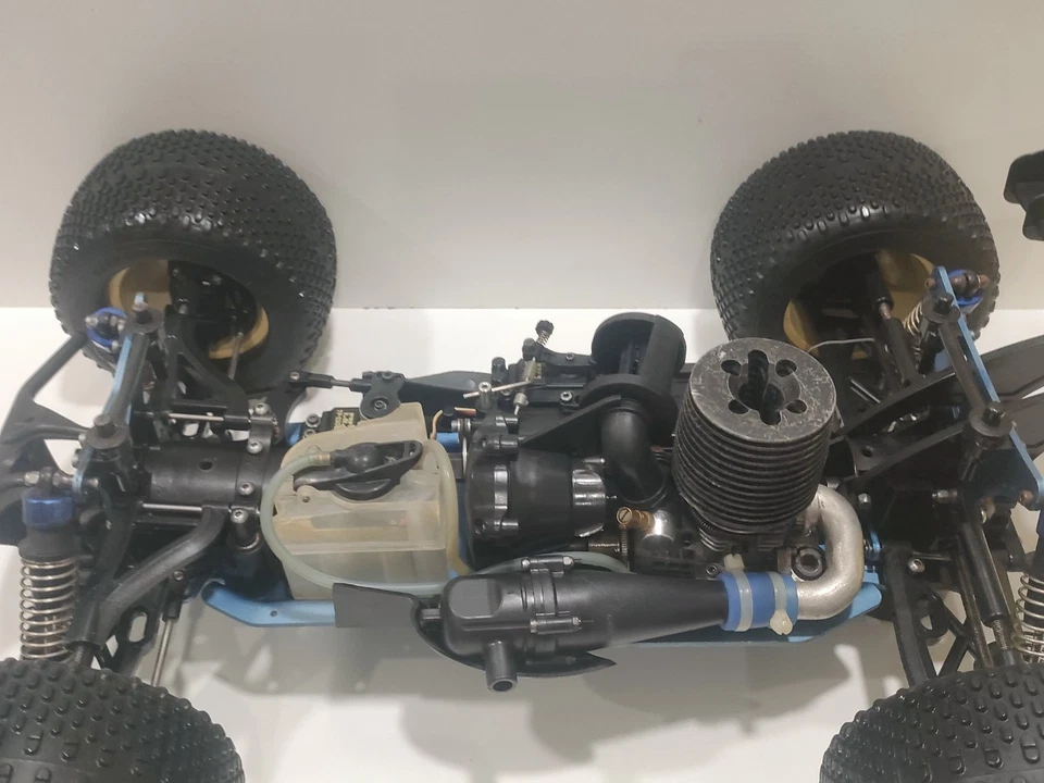 Vintage Tamiya Nitrage 5.2 - 1:8 Nitro Racing Truggy * Rare * - Image 4 of 4