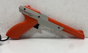 Nintendo NES Console (NES-001) w/ Accessories FOR PARTS 