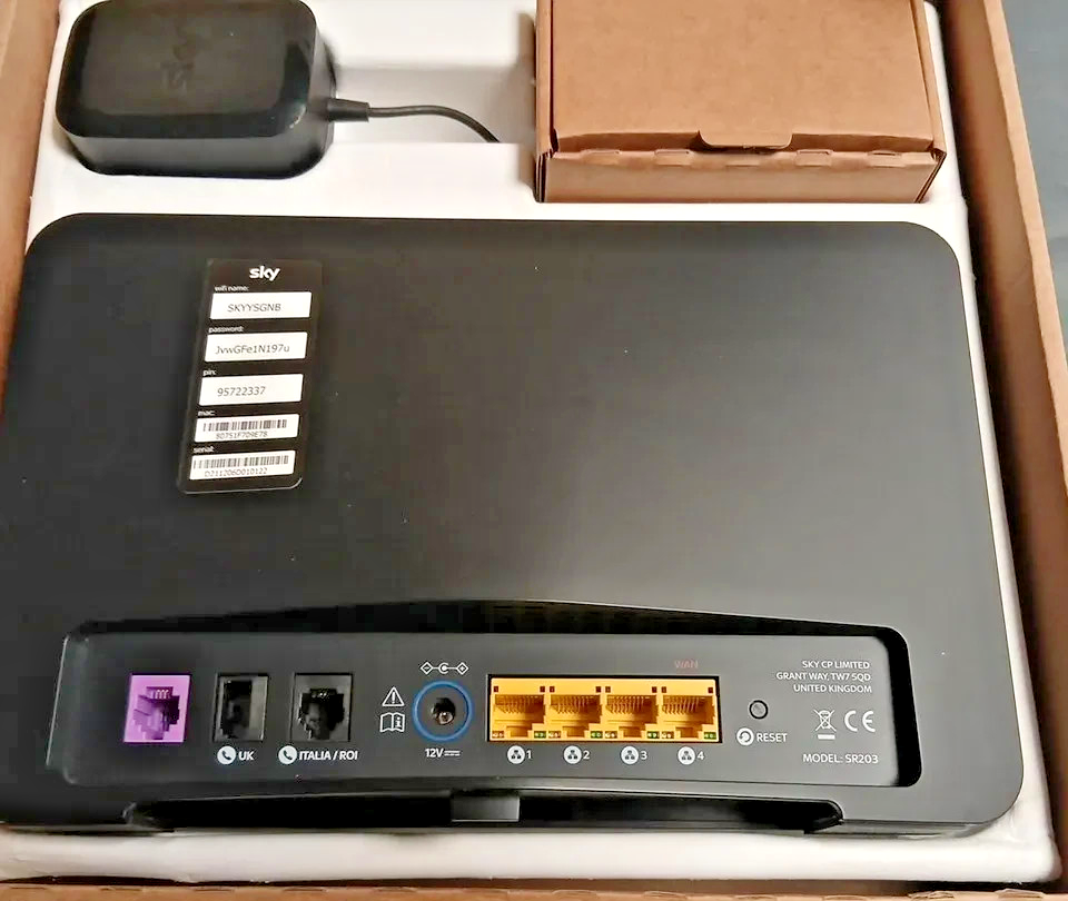 Sky Broadband Q Router 4.2 hub WiFi Model SR203 Latest model, BOXED ...