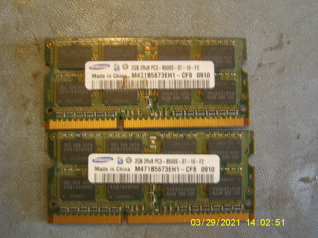 Samsung 4GB 2x2GB PC3-8500S DDR3-1066 204-Pin SODIMM M471B5673FH0