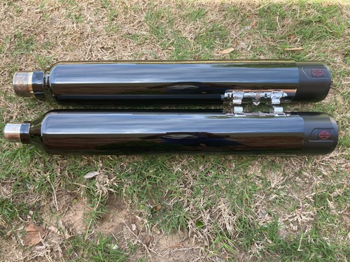 Harley Davidson 2017-2025 Mufflers Black end caps CVO M8 Touring OEM - Picture 2 of 3