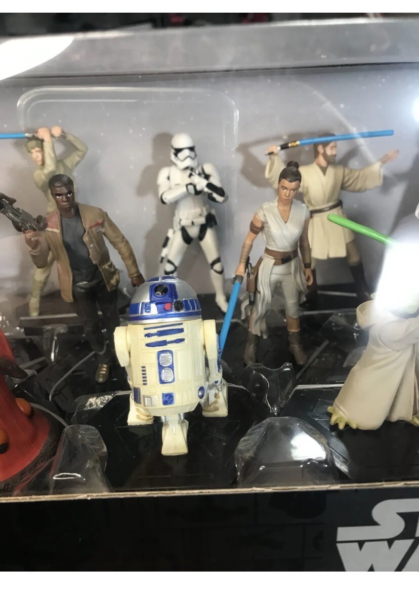 Star Wars Mega Figurine Set Disney Park Store New Sealed Box Free