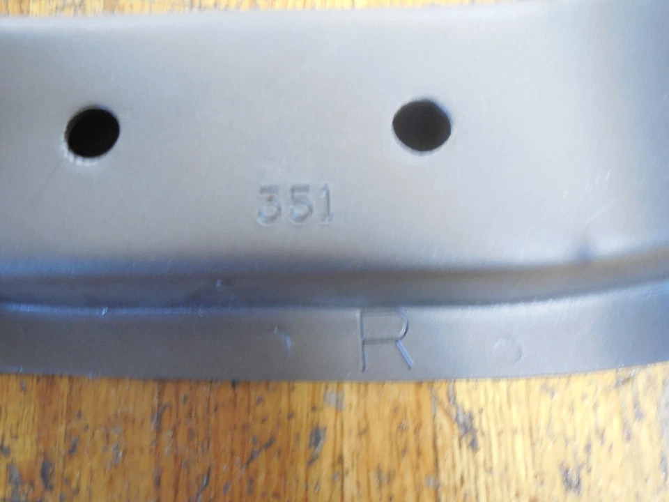 Ford Torino Fairlane Ranchero 1969 351 W 351 transmisión Windsor travesaño Foto 2 de 4