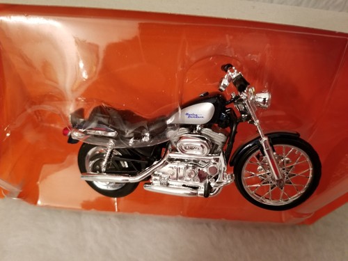 2002 Harley Davidson 1:18 Die Cast Replica Series 20 XL 1200C Sportster Maisto - Picture 2 of 7