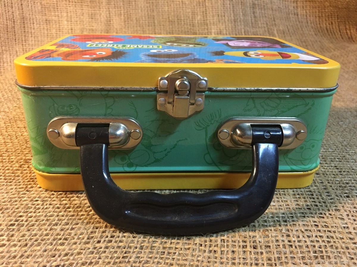 小物 sesame 2006 Sesame Street Characters 5”Metal Tin Lunchbox by Sesame