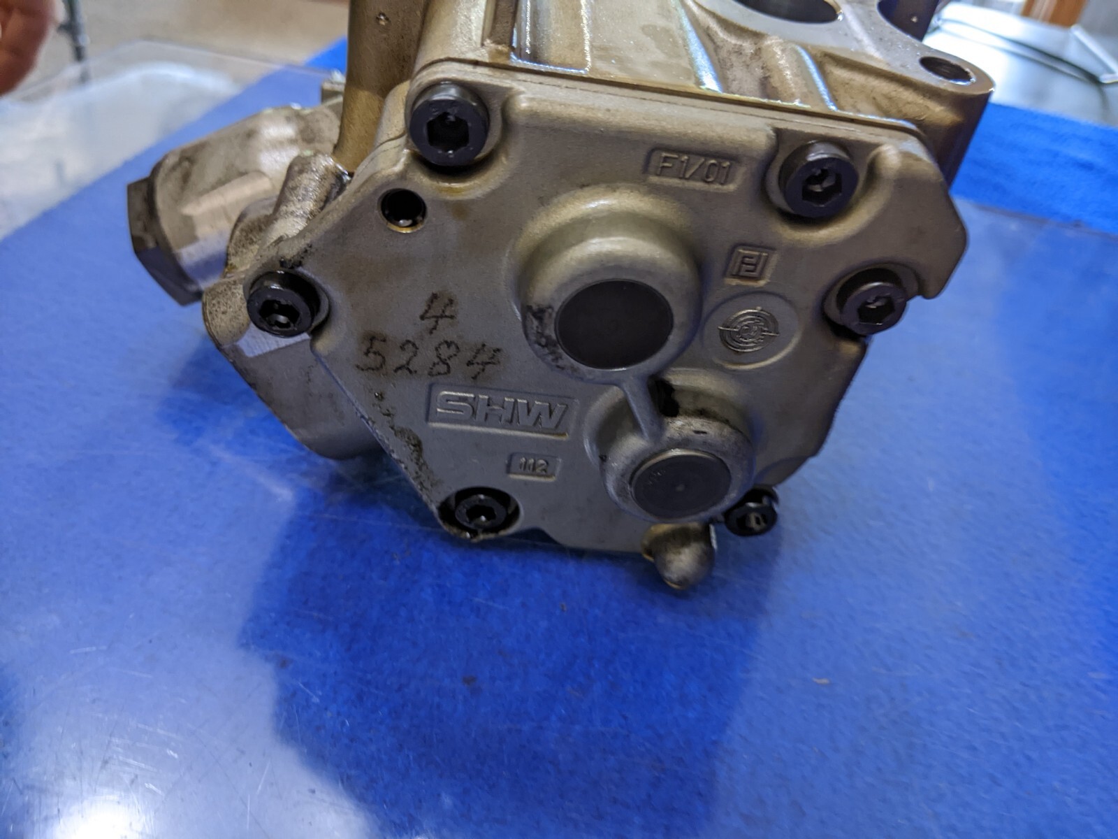 oem oil pump Bentley Continental 6.0 w12 07D115105K