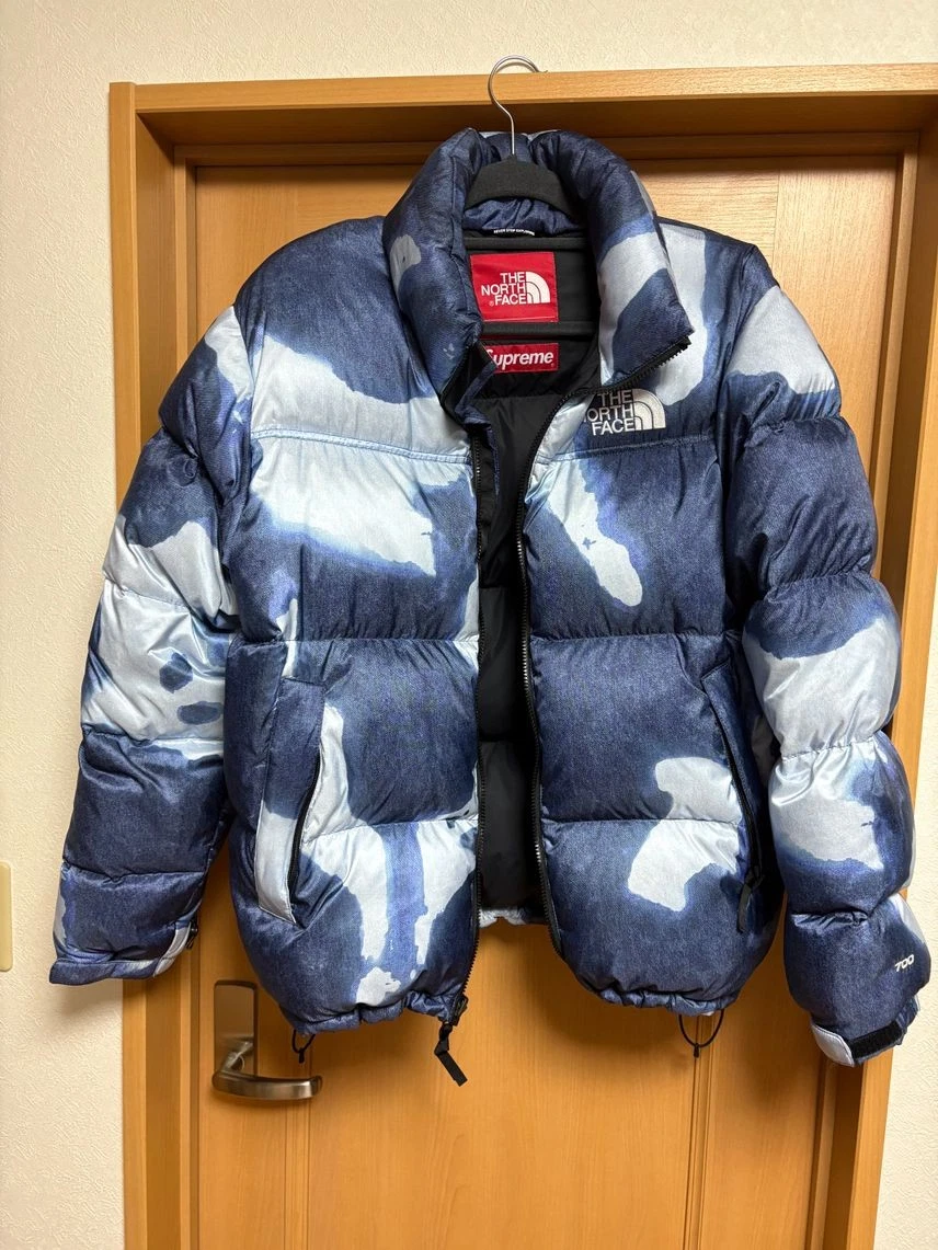 Veste Nuptse imprimée denim blanchi Supreme / The North Face indigo
