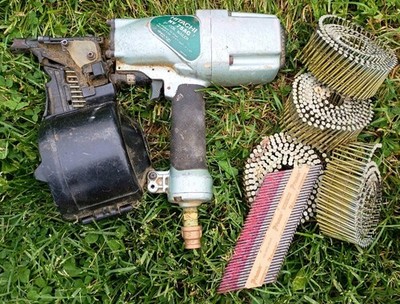 Hitachi NV75AG Coil Framing Siding Nailer 1.75''-3'' Pneumatic W/ Extras, Works