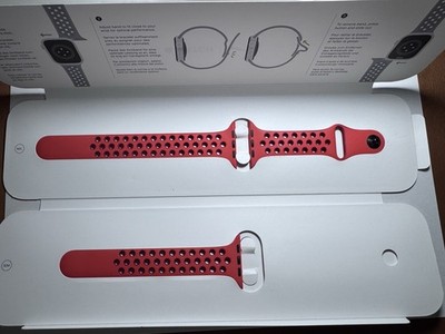Apple Watch 45mmBright Crimson/Gym Red Nike Sport Band