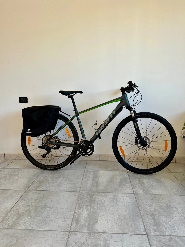 bicicletta ibrida Giant Roam Disc 1 - Immagine 2 di 4
