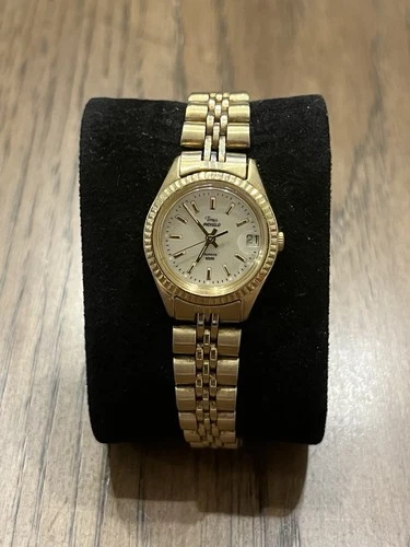 Vintage Women Timex Indiglo Watch Gold Tone Round Case Steel Bracelet Band Date