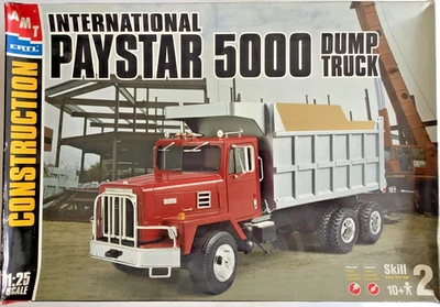 ✅AMT 31007 1:25 International Paystar 5000 Dump Truck (GZ390-22K2/4/1)-1 - Bild 1 von 4